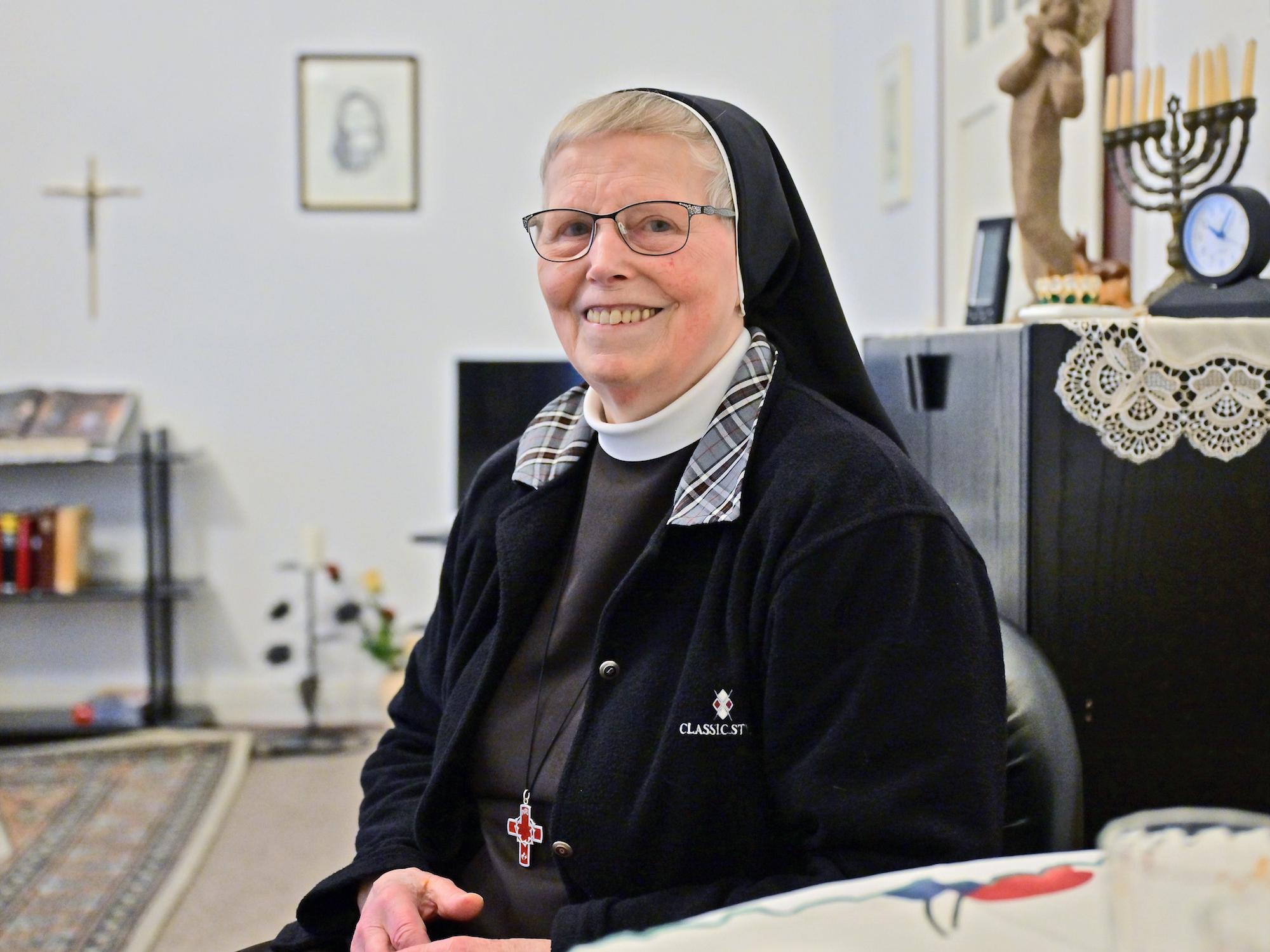 Seit über 60 Jahren gehört Schwester Dorothee zu den Armen-Schwestern vom heiligen Franziskus. „Ich bin glücklich. Ich gehöre dem lieben Gott“, sagt die Ordensfrau.