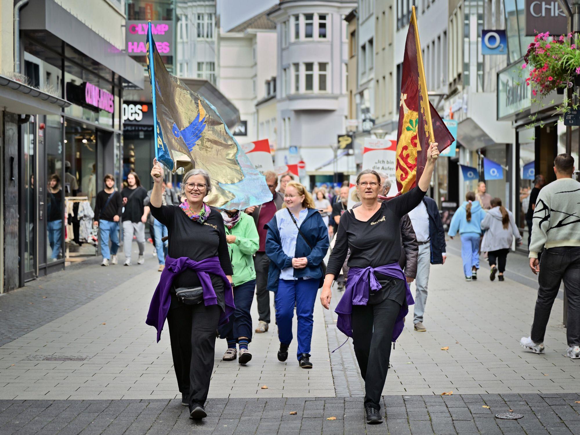 Der Weg zum Neumarkt führte für Teilnehmende auch durch die Hochstraße.