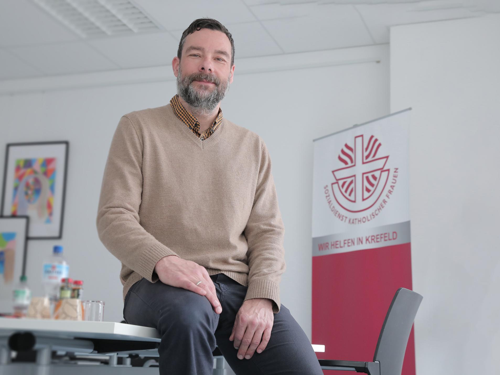 Hat sich gut eingelebt: Matthias Henrichsen-Schrembs ist Geschäftsführer des SkF Krefeld.