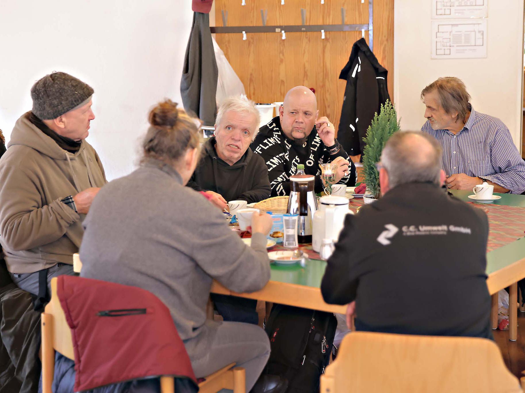 „Kallis Café“ ist in der Regel jeden zweiten und vierten Sonntag im Gemeindesaal der Kirche Zu den heiligen Schutzengeln zwischen zehn und zwölf Uhr geöffnet.