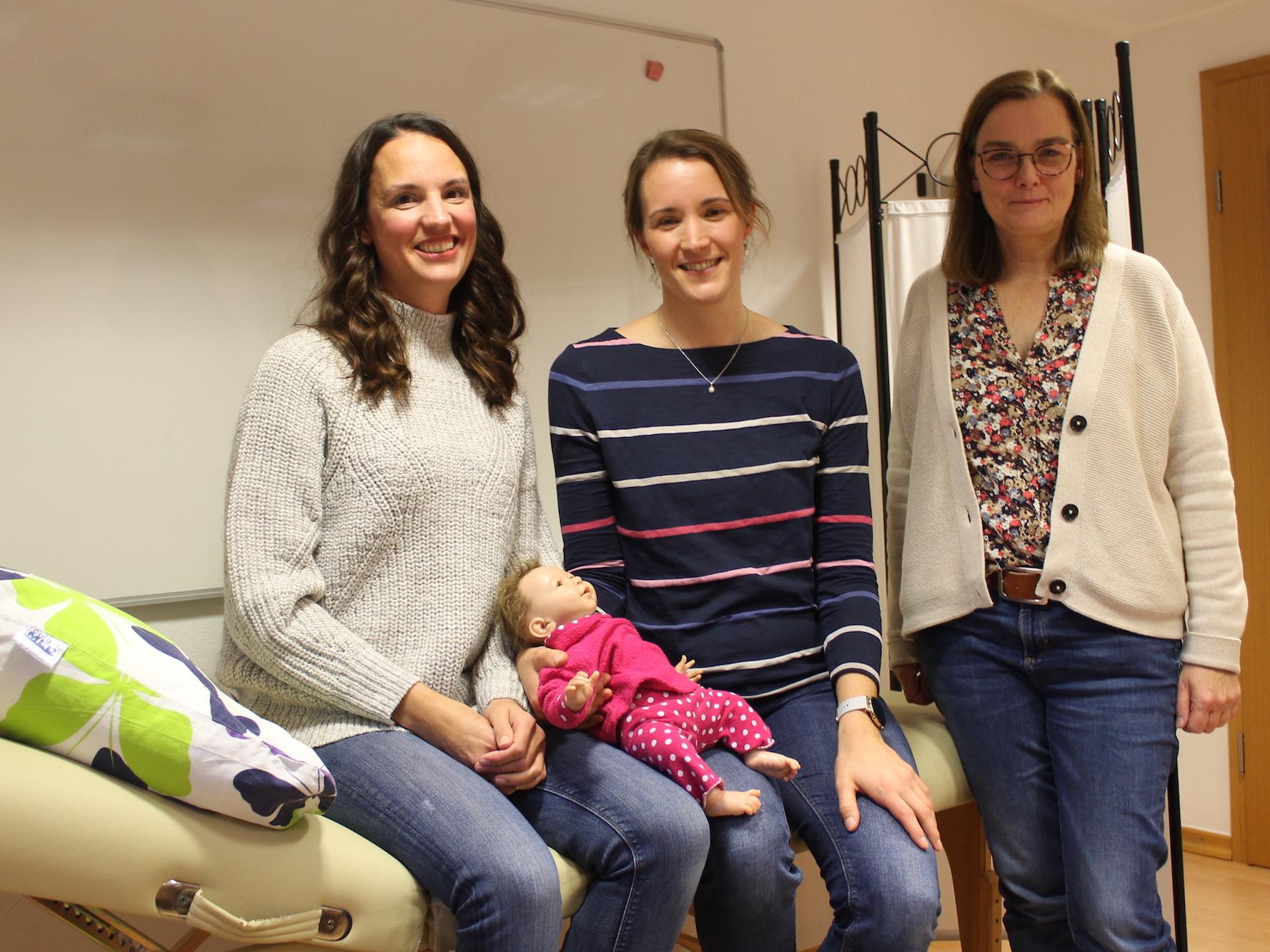 Freuen sich auf den Start der Wochenbett-Sprechstunde Anfang Dezember: Sonja Valerius, Barbara Schmitz und Koordinatorin Melanie Genz (v. l.).